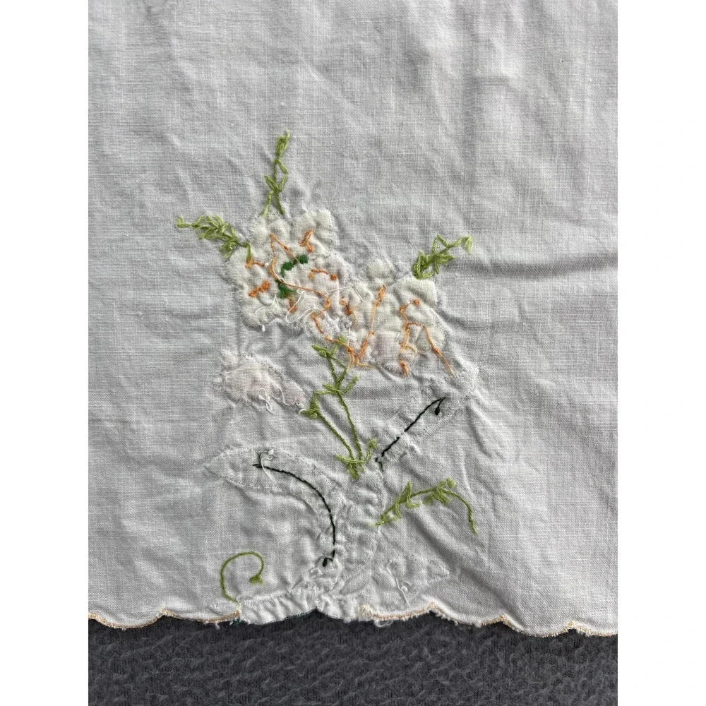 Vintage Hand Embroidered Linen Guest Towel Set Floral Basket Applique White 2pc
